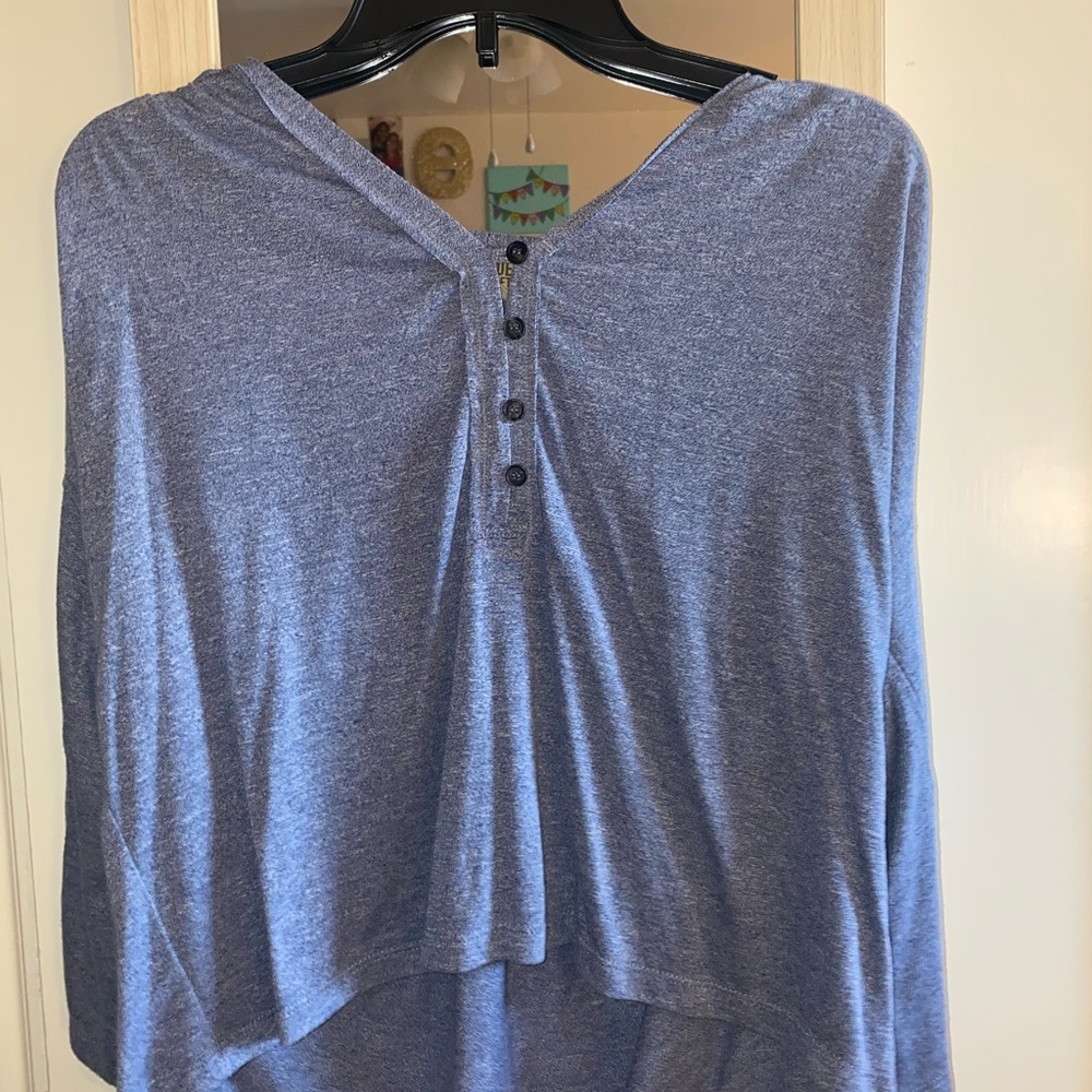 Small blue quarter button top